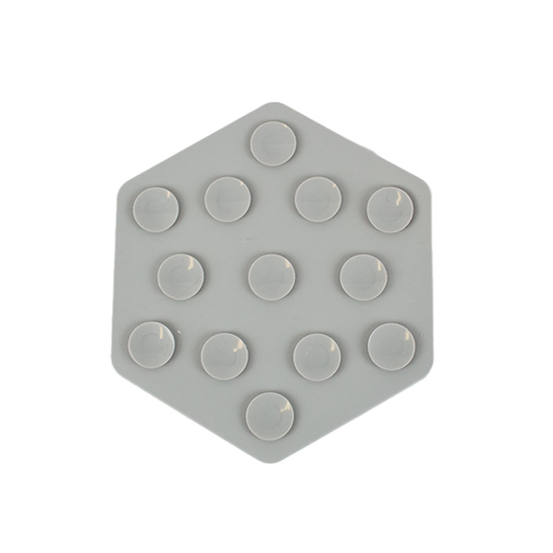 Parte posterior lick mat Lick mat se adhiere a cualquier superficie gracias a sus chupas en la parte posterior.