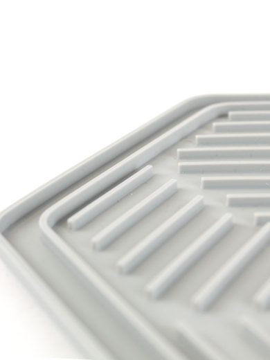 Lick mat tiene surcos para untar el snack que más le guste a tu perro mantequilla de maní, yogurt.