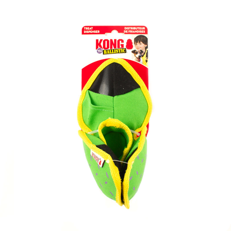 Dispensador de premios marca KONG color verde, mantén ocupado a tu perrito por horas.